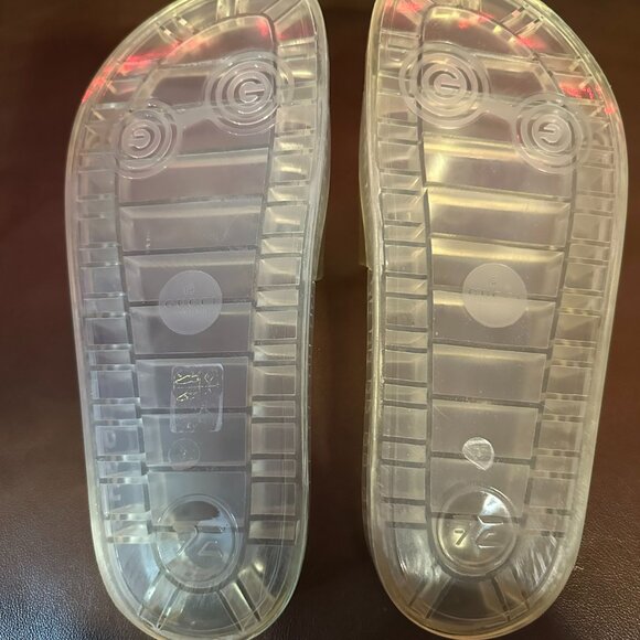 Gucci Transparent Rubber Logo Slides - Picture 9 of 11